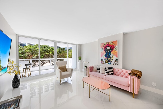 Building Photo - 1717 N Bayshore Dr Unit ID1054121P