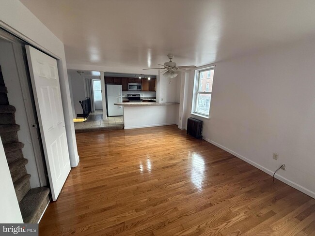 Photo - 600 E Girard Ave