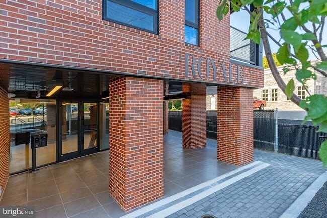 Building Photo - 6910 Ridge Ave Unit 409