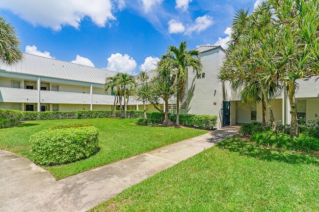 Building Photo - 1605 S US Hwy 1 Unit M2-101