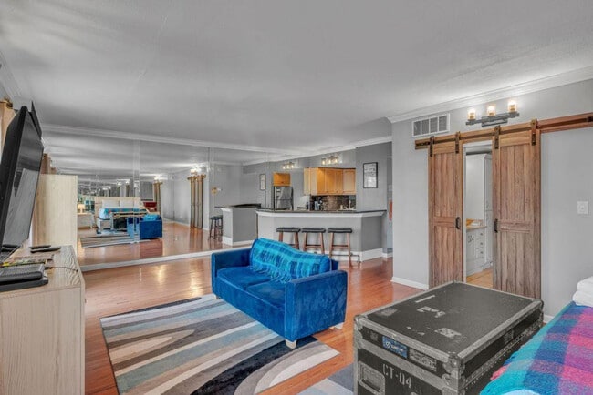 Building Photo - 11 Music Square E Unit ID1265921P