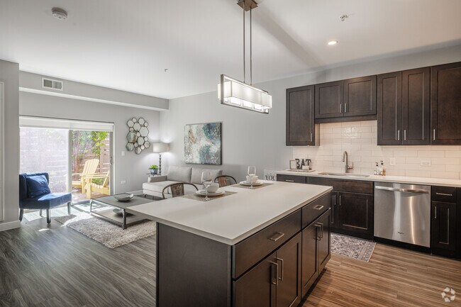 1BR, 1BA - 809SF - Kitchen - Uptown La Grange