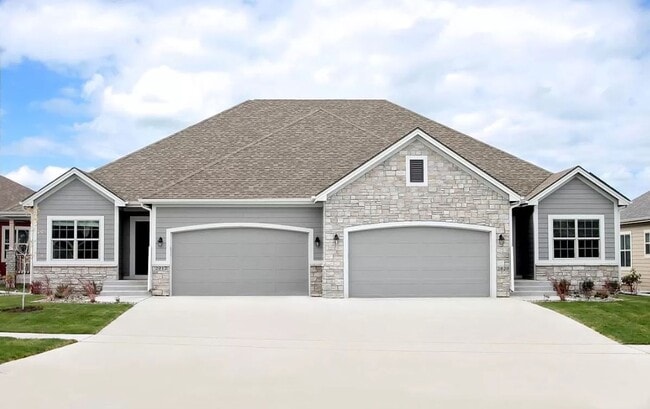 Photo - Centennial Pointe West