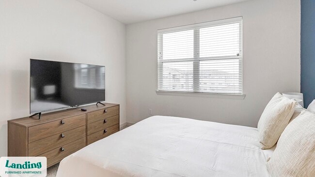 Photo - 255 Williamsburg Pkwy Unit E304