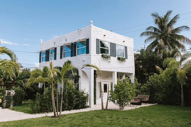 Photo - 610 38th St Unit ID1359739P