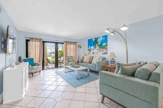 Building Photo - 39 Tulip Ave Unit FL1-ID1044373P