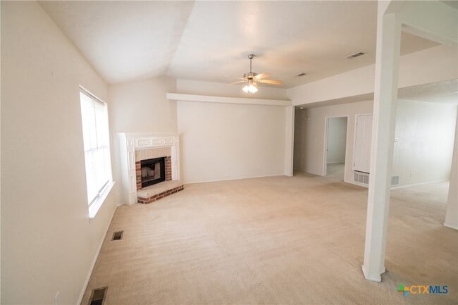 Photo - 1906 Flagstaff Dr