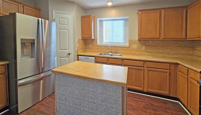 Photo - 2120 Zephyr Ln