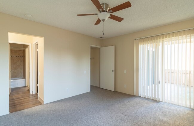 Photo - Riverside Gardens