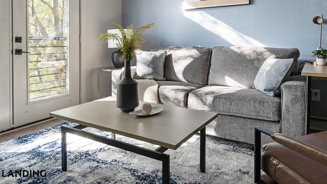 Building Photo - 49 Boulevard SE Unit F-557