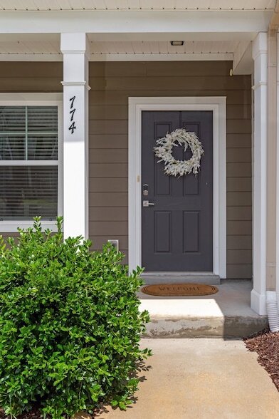 Photo - 774 Bradburn Village Way