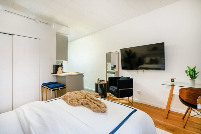 Photo - 317 W 74th St Unit ID1022024P