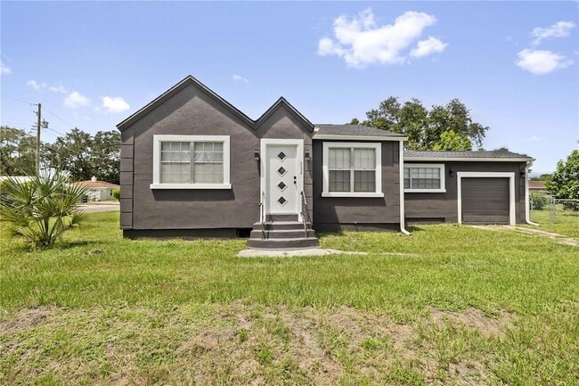 Building Photo - 2202 N Glen Ave