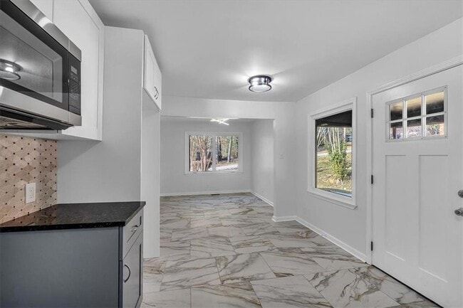 Photo - 2142 Cloverdale Dr SE
