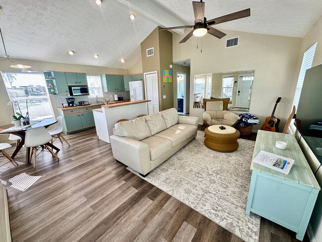 Building Photo - 115 Nettles Blvd Unit SI ID1537513P