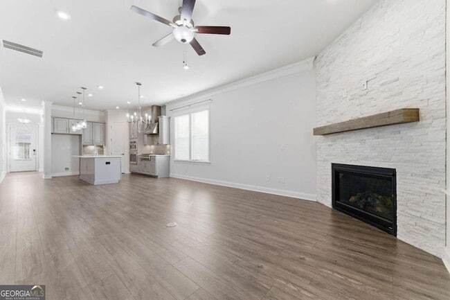 Photo - 2025 Abbey Rd