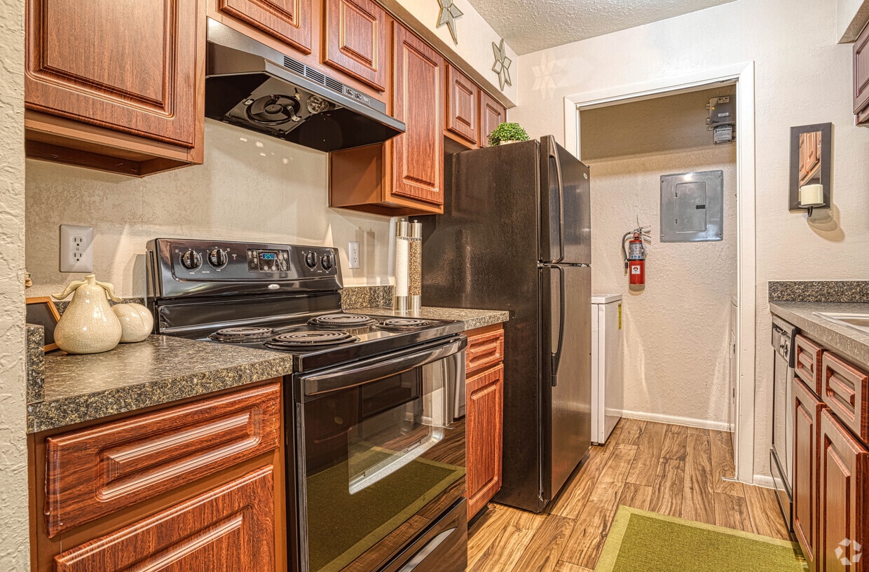 Floor Plan - Redwood