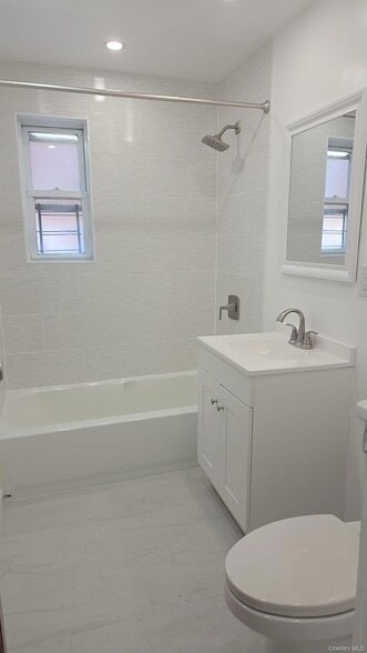 Photo - 1628 Allerton Ave