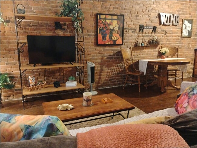 Photo - 22 W Main St Unit SI ID1501075P