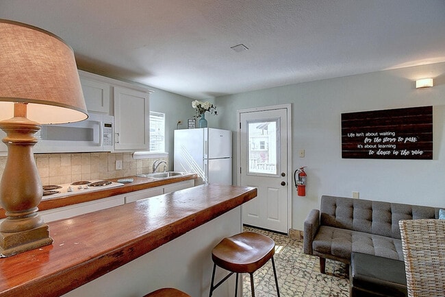 Photo - 134 N Alister St Unit SI ID1023202P