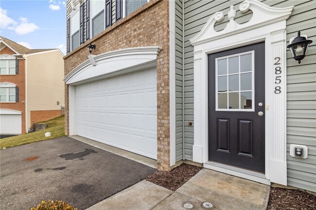 Photo - 2858 Canterbury Dr