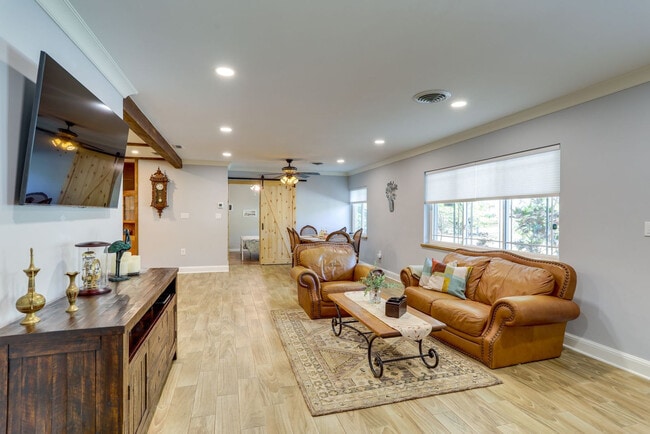 Building Photo - 12 S Arcturas Ave Unit SI ID1545811P