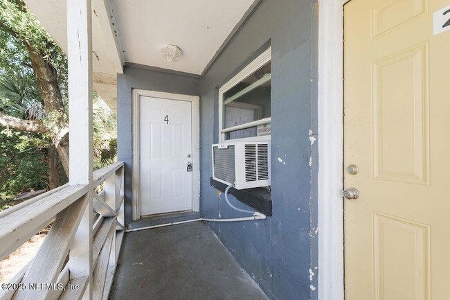 Photo - 239 E 16th St Unit 4