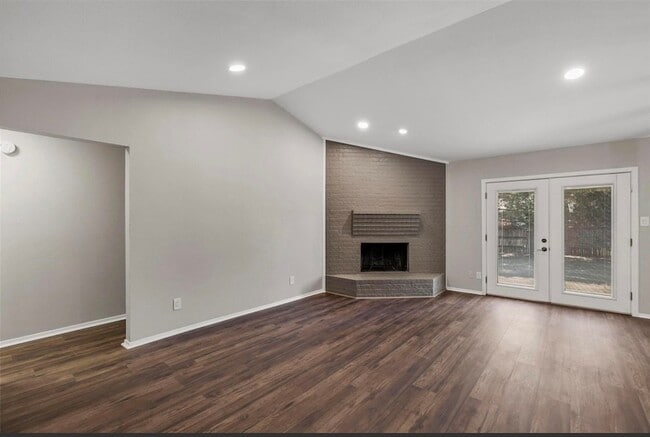 Photo - 1300 Timbercrest Dr