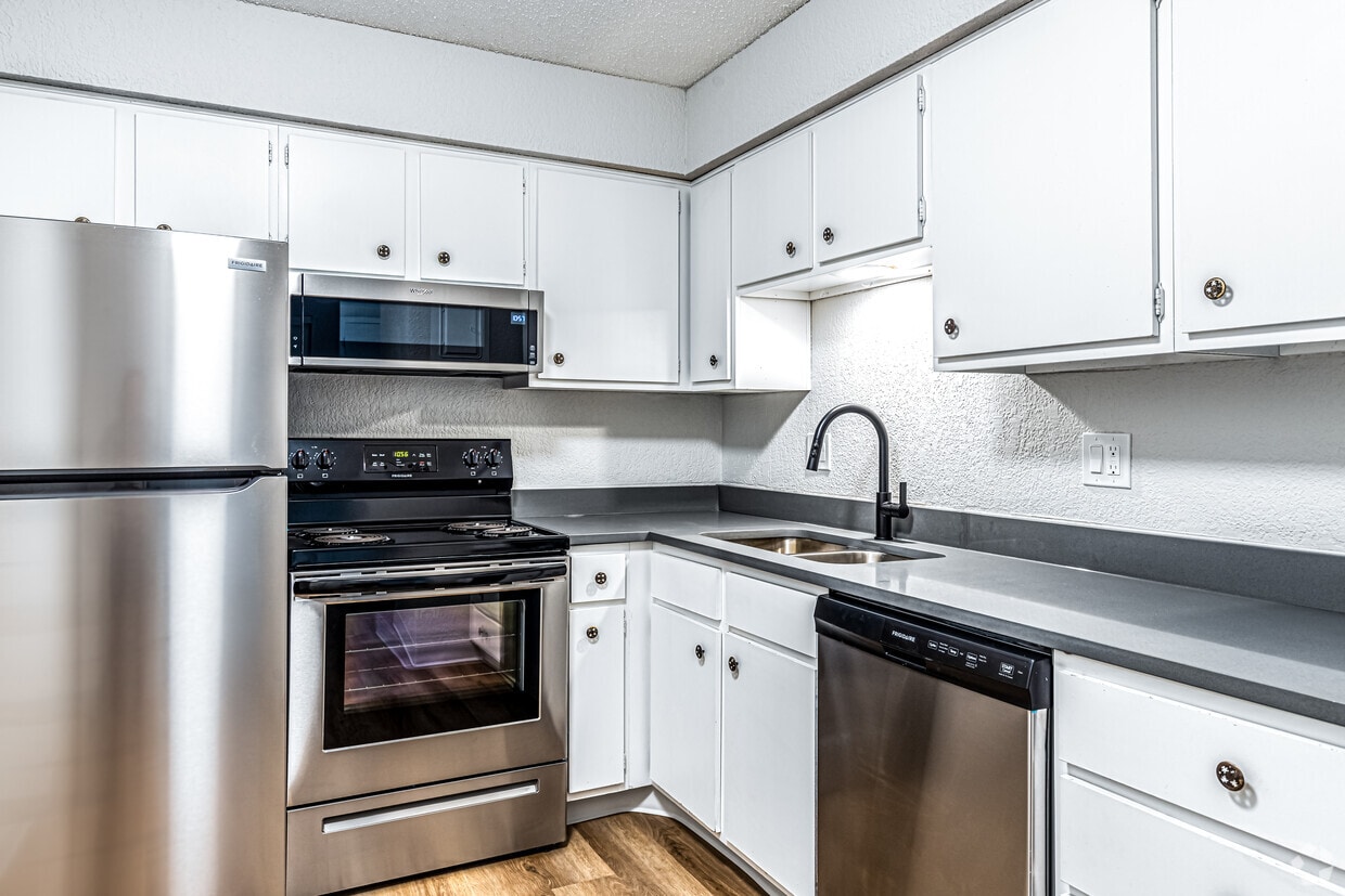 Floor Plan - Two Bedroom, Two Bathroom (2x2 S New)