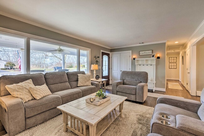 Photo - 500 Blossom Bend Unit SI ID1546349P
