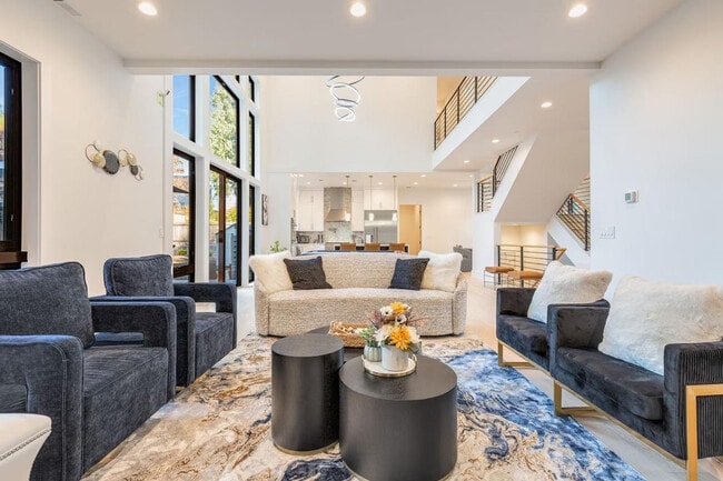 Building Photo - 115 110th Pl SE Unit ID1377812P