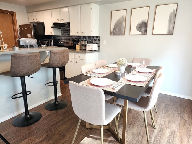 Photo - 15904 Admiralty Way Unit ID1051265P