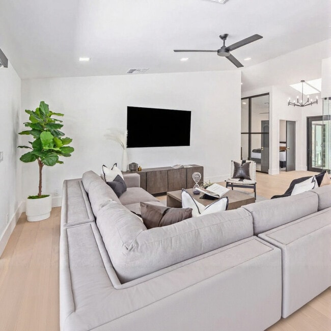 Building Photo - 10331 E Sahuaro Dr Unit SI ID1609017P