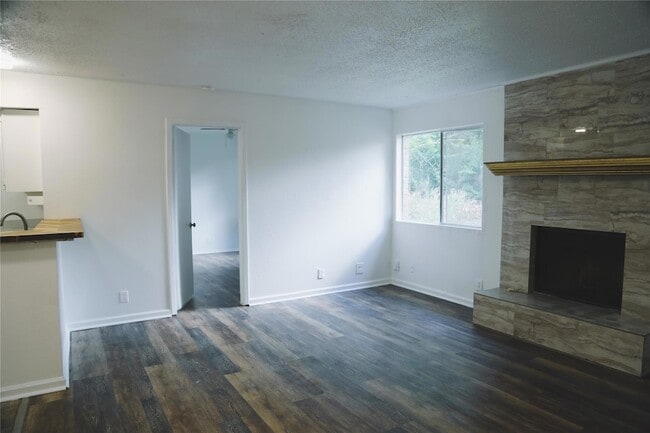 Photo - 9906 Hundred Oaks Cir Unit B
