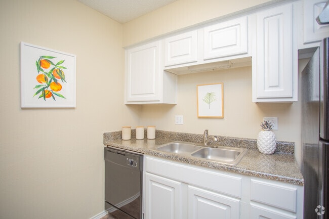 1BR, 1BA - 700SF - The Bridge - Bridgepoint