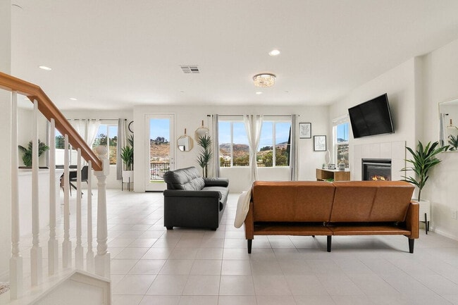 Photo - 7284 Wembley St Unit SI FL1-ID1559831P
