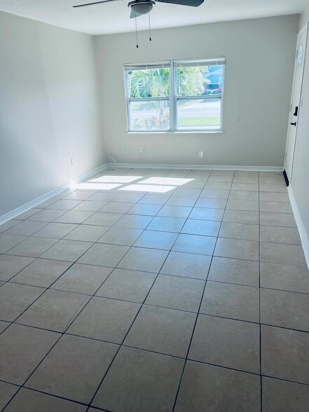 Photo - 1400 Binney Dr