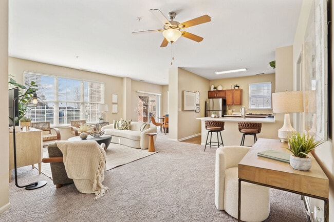 Building Photo - Railway Plaza