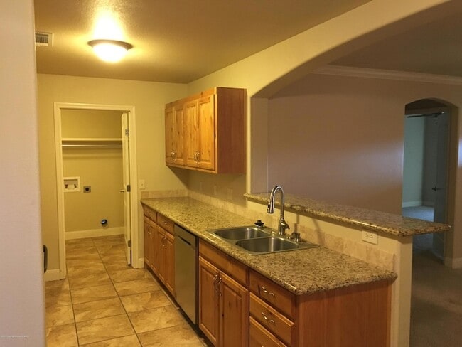 Photo - 4411 S Roberts St