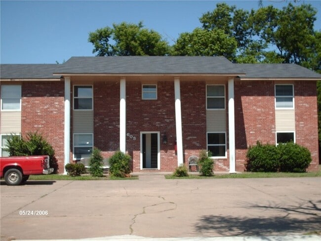 Building Photo - 605 N Betty Jo Dr Unit 2