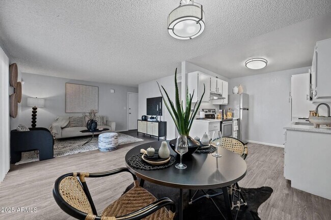 Photo - 4337 N 53rd Ln Unit B1