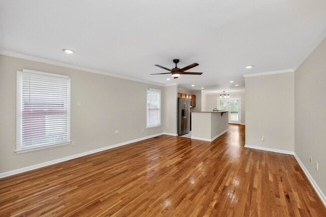 Photo - 907 11th Ave N