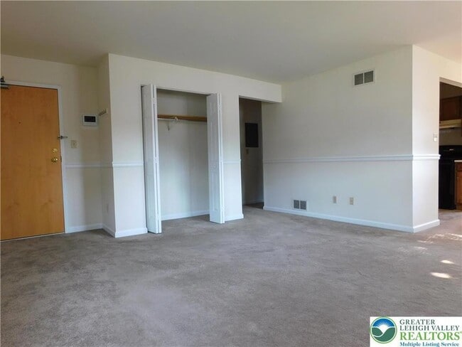 Photo - 813 Main St Unit 4