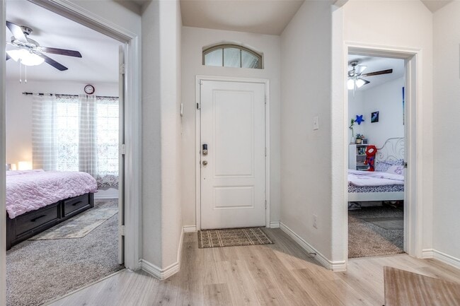 Photo - 1604 Babb Ln