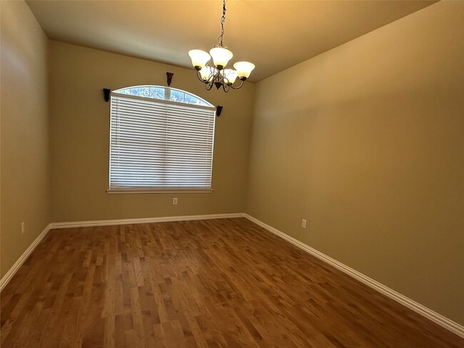 Photo - 8466 Davis Dr