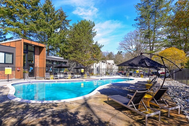 Building Photo - MOD 83