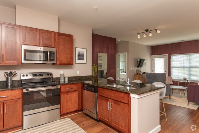 2BR, 2BA - 1053 SF - Paragon At Columbia Overlook