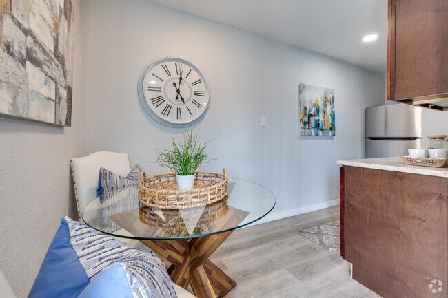 1BR, 1BA - 525SF - Stonebrook Gated Community