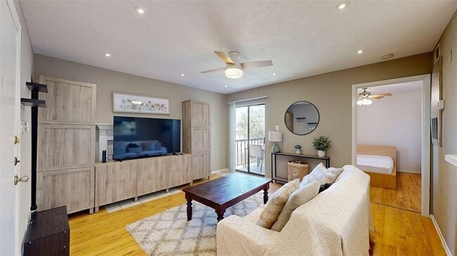 Photo - 1901 Holleman Dr W Unit 412