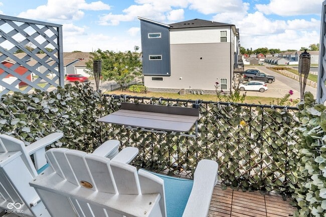 Photo - 315 Steeples Blvd